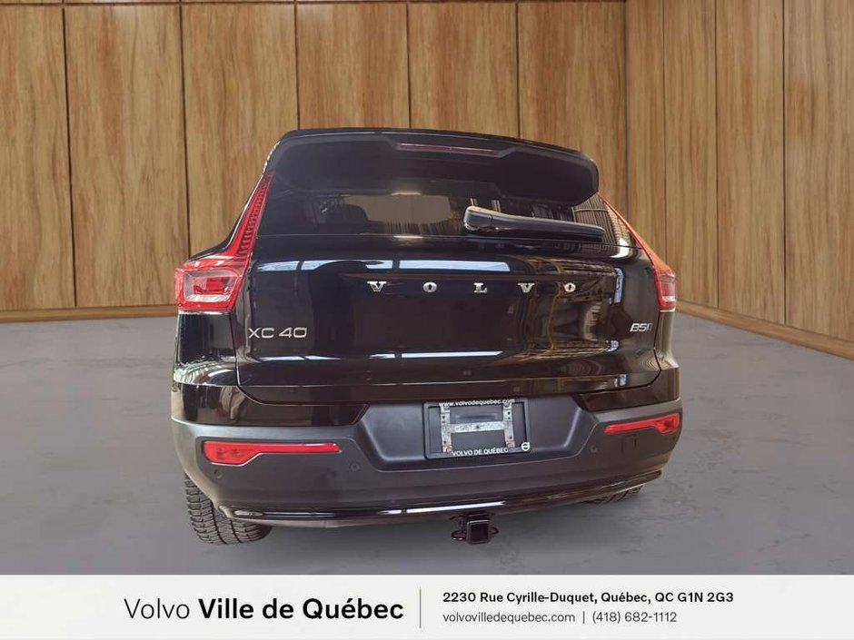 Volvo XC40 Plus Dark B5 2023-5