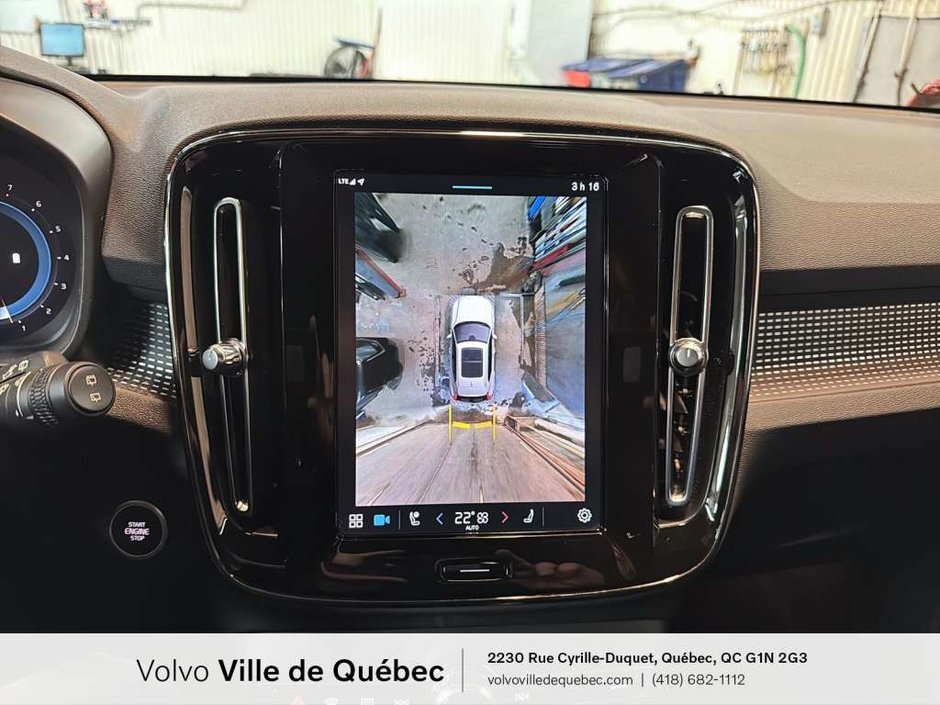 Volvo XC40 Plus Dark B5 2023-22