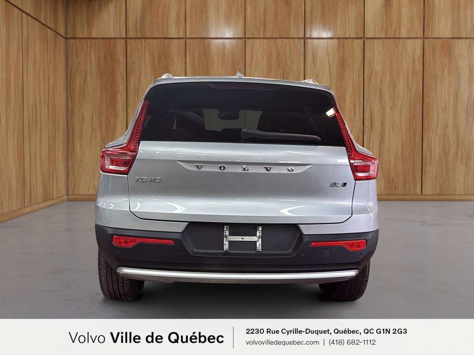 Volvo XC40 Plus B5 2023-5