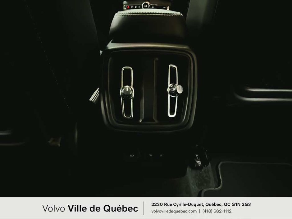 Volvo XC40 Plus B5 2023-17