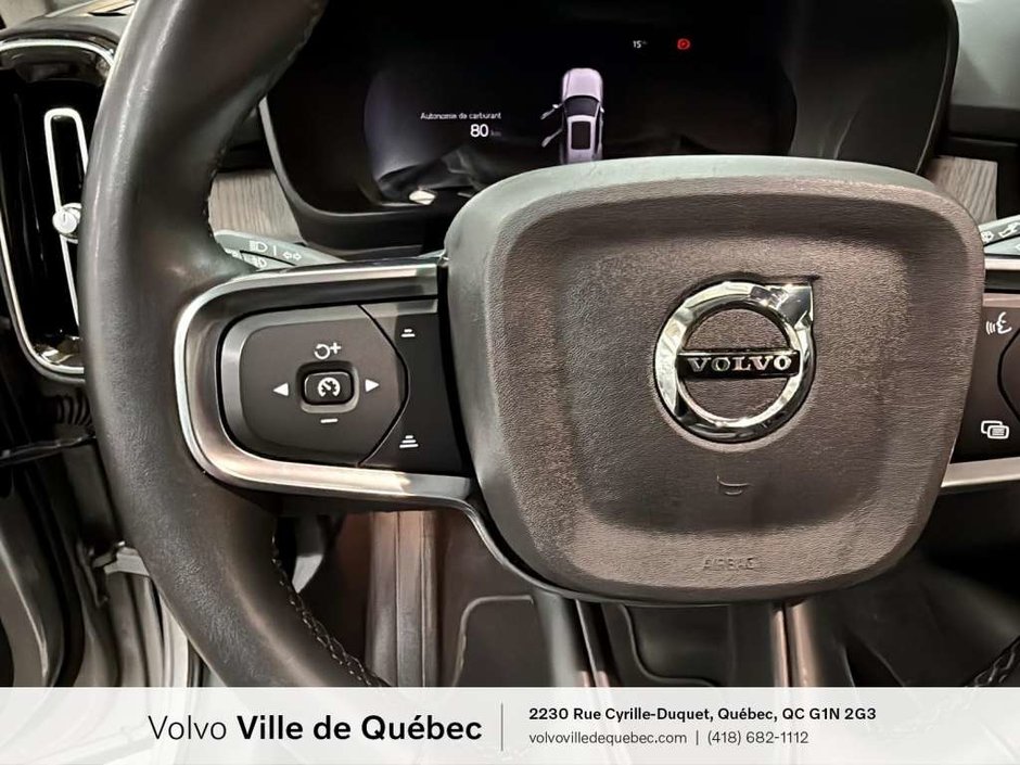 Volvo XC40 Plus B5 2023-16