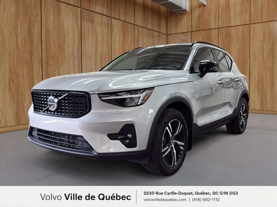 Volvo XC40 Plus Dark B5 2023-0