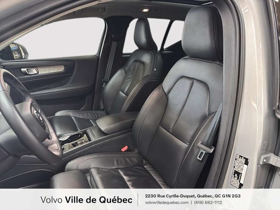 Volvo XC40 Plus Dark B5 2023-1