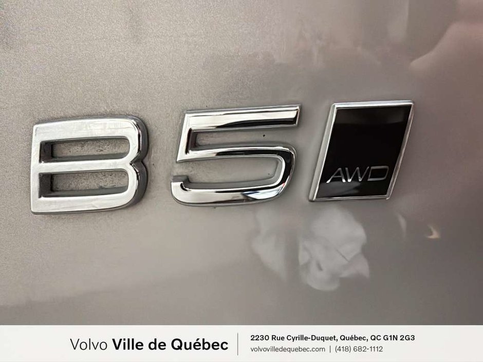 Volvo XC40 Plus Dark B5 2023-8