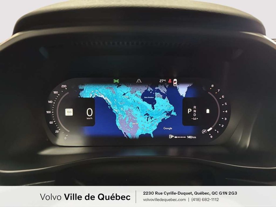 Volvo XC40 Plus Dark B5 2023-18