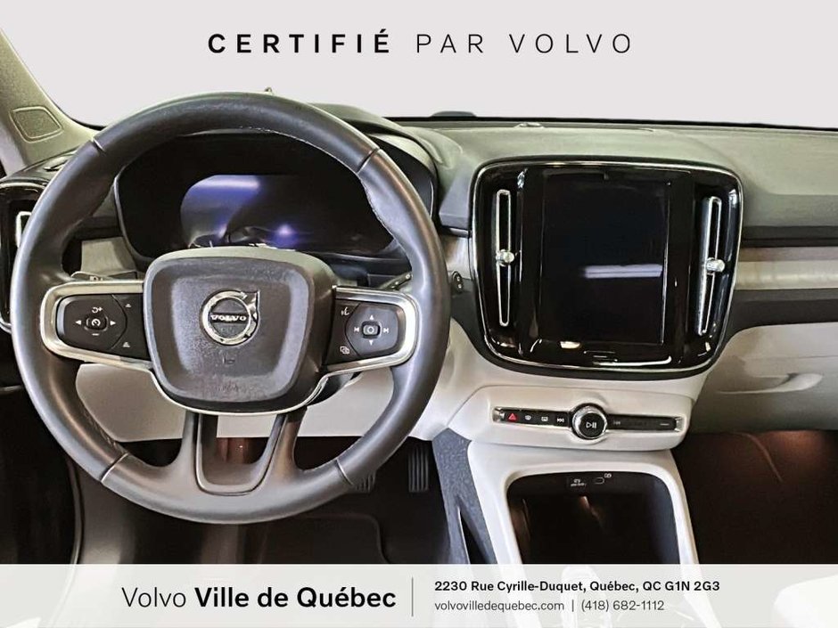 2023 Volvo XC40 Plus Dark B5-10