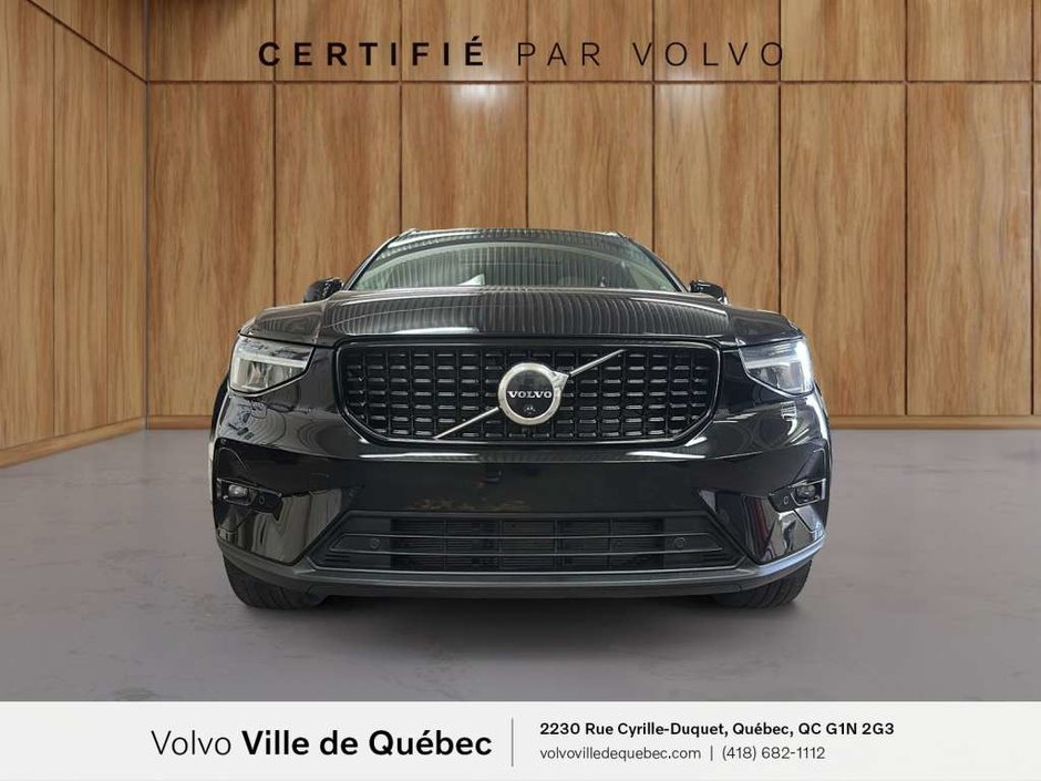 2023 Volvo XC40 Plus Dark B5-2
