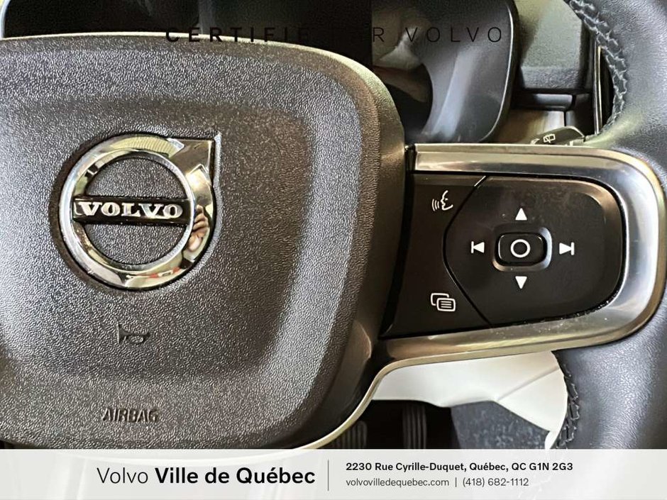 2023 Volvo XC40 Plus Dark B5-11