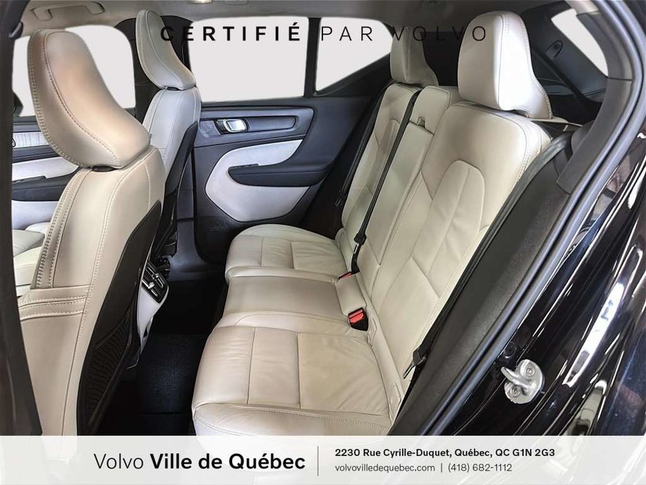 2023 Volvo XC40 Plus Dark B5-9