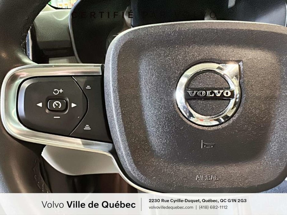 2023 Volvo XC40 Plus Dark B5-12