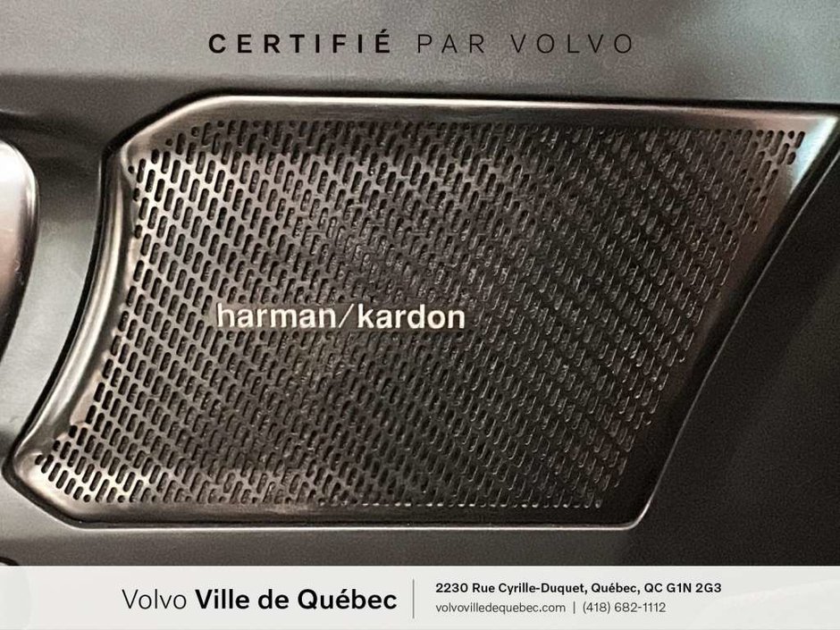 Volvo XC40 Plus Dark B5 2023-20