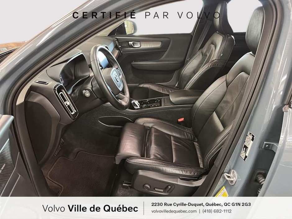 Volvo XC40 Plus Dark B5 2023-1