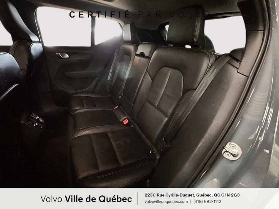 Volvo XC40 Plus Dark B5 2023-9