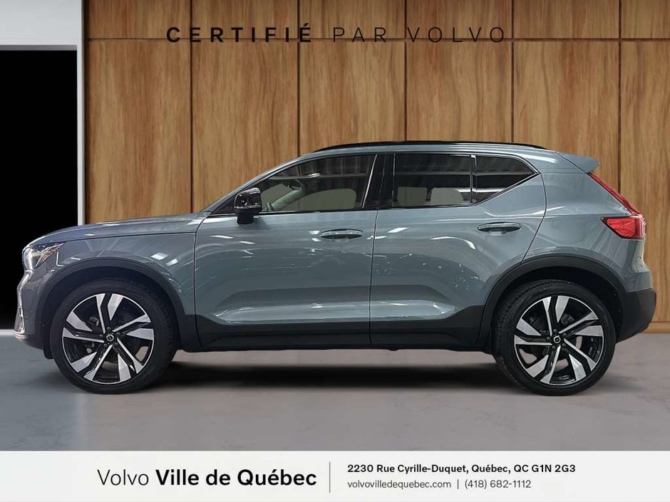 Volvo XC40 Plus Dark B5 2023-5
