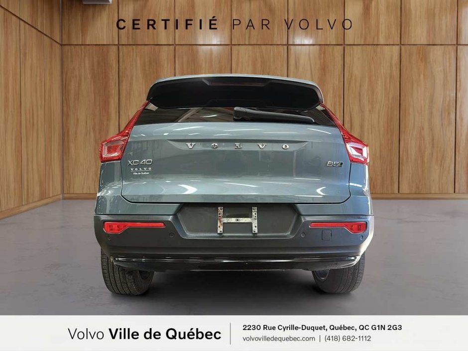 Volvo XC40 Plus Dark B5 2023-4
