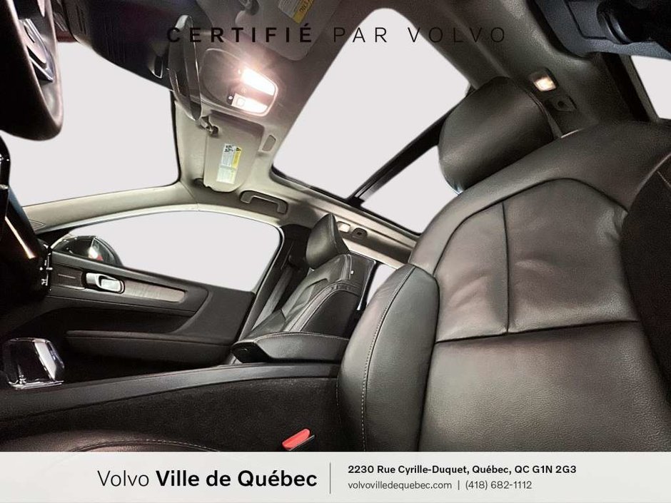 Volvo XC40 Plus Dark B5 2023-8