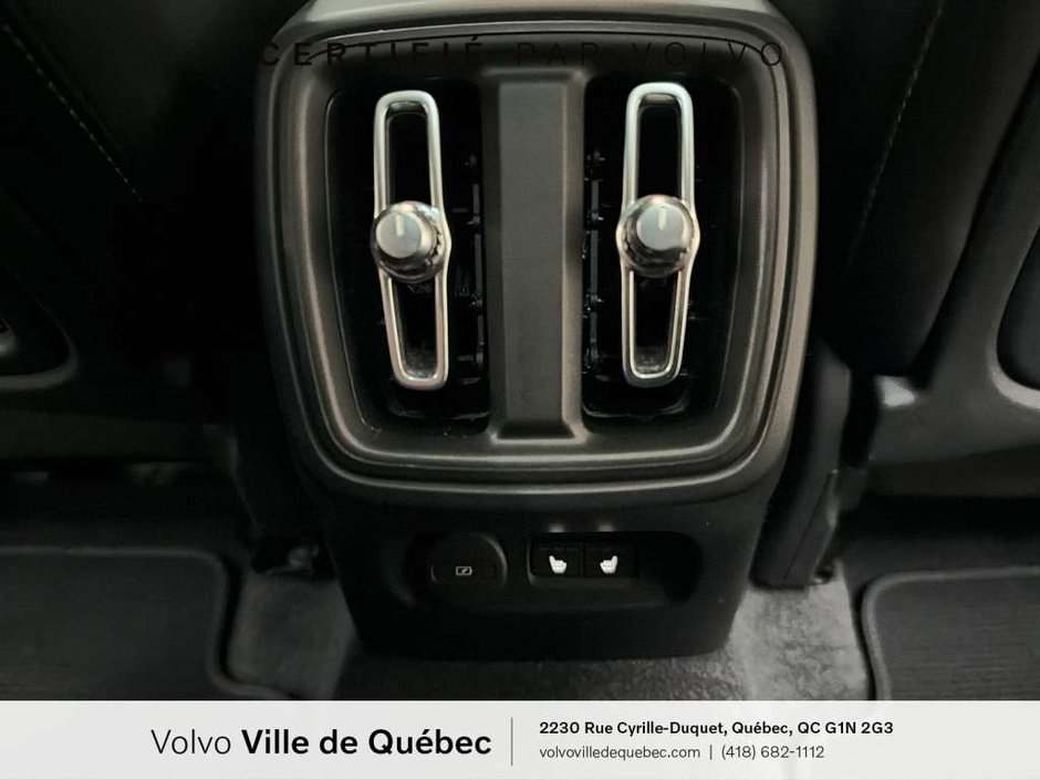 2023 Volvo XC40 Plus Dark B5-20