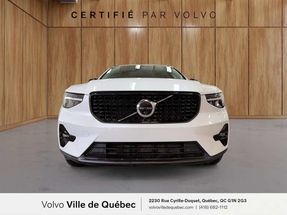 2023 Volvo XC40 Plus Dark B5-3