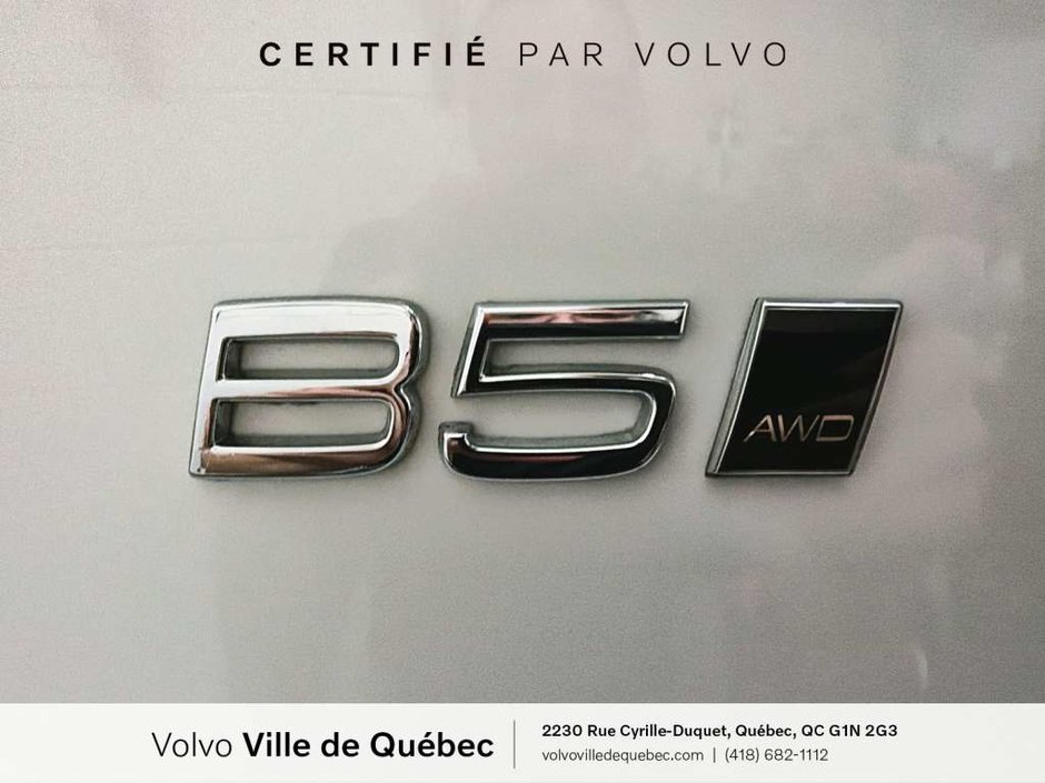 2023 Volvo XC40 Plus Dark B5-1