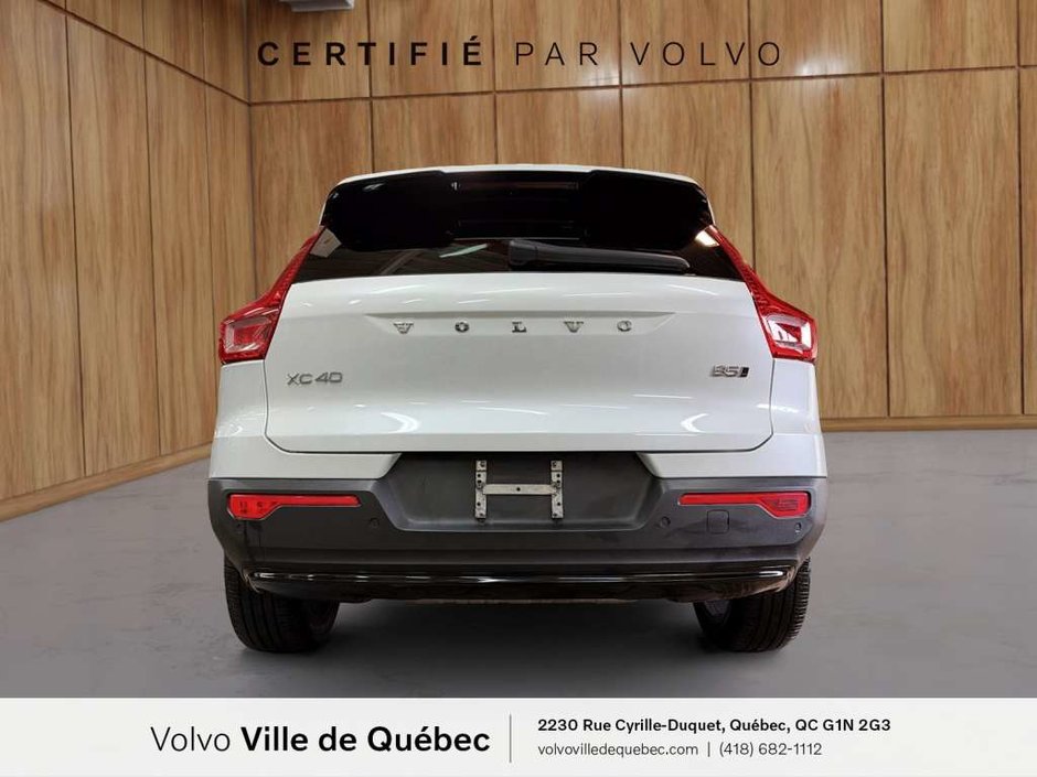 2023 Volvo XC40 Plus Dark B5-5