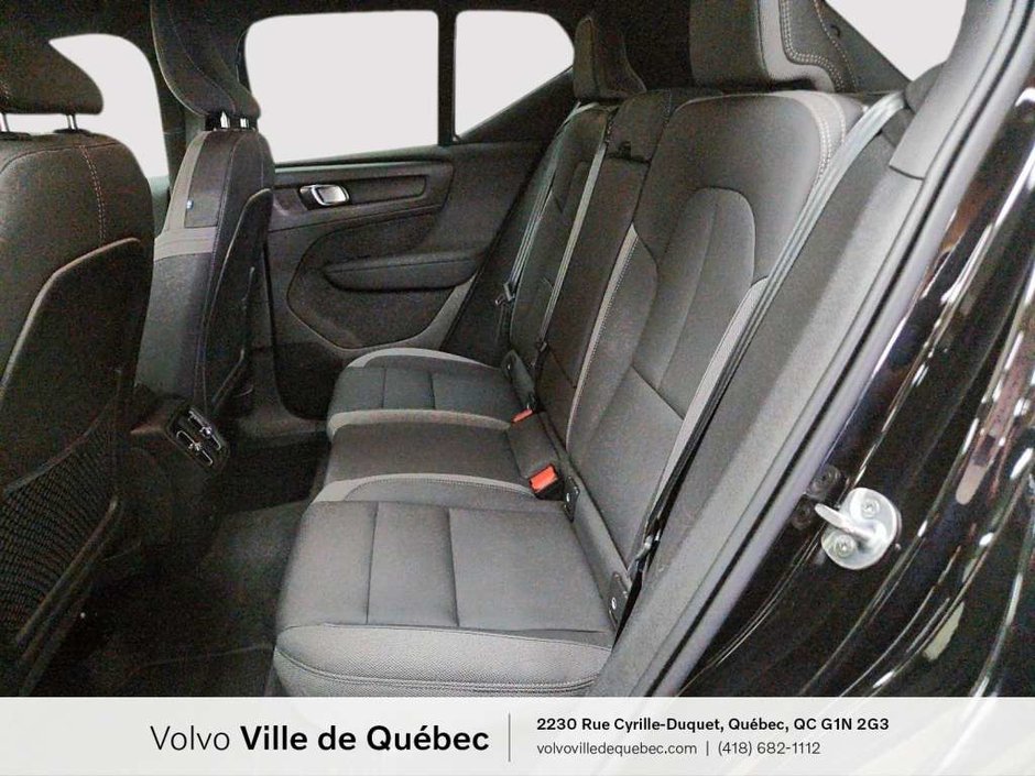 2024 Volvo XC40 Recharge TWIN Core-12