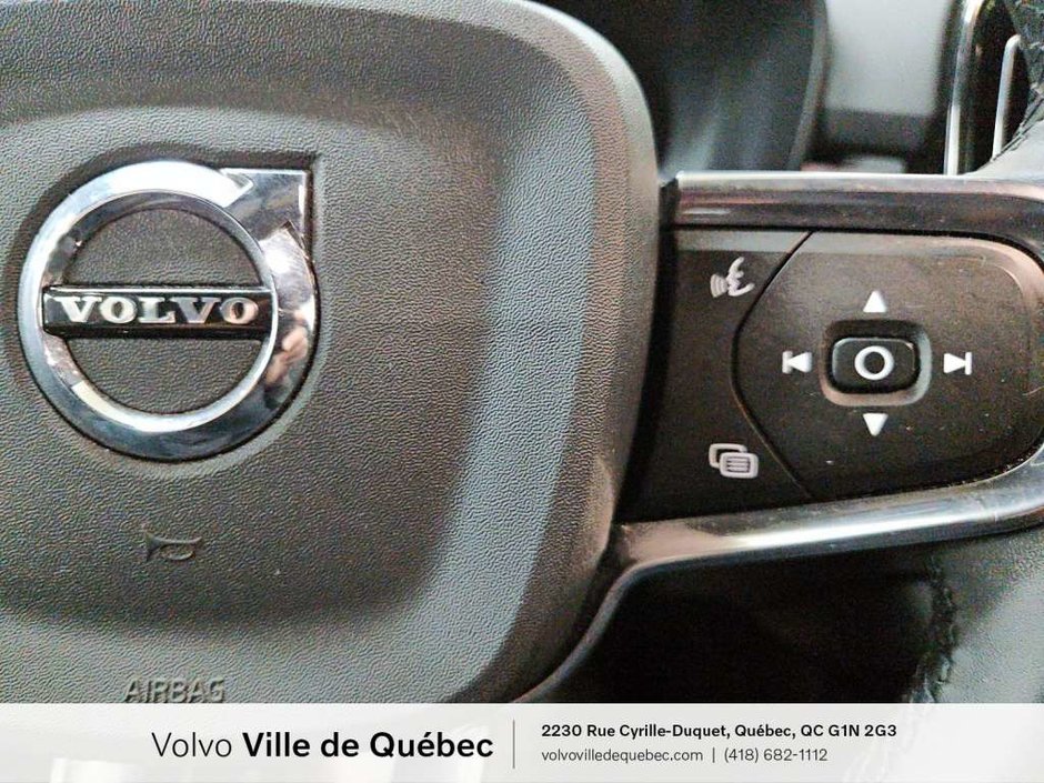 2024 Volvo XC40 Recharge TWIN Core-16