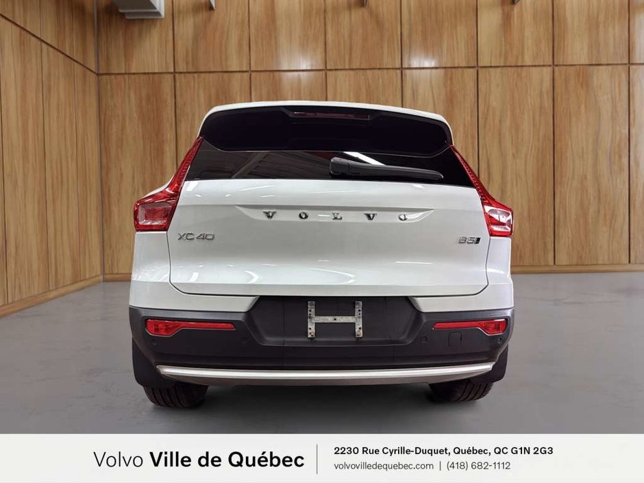 2024 Volvo XC40 B5 - Core-5