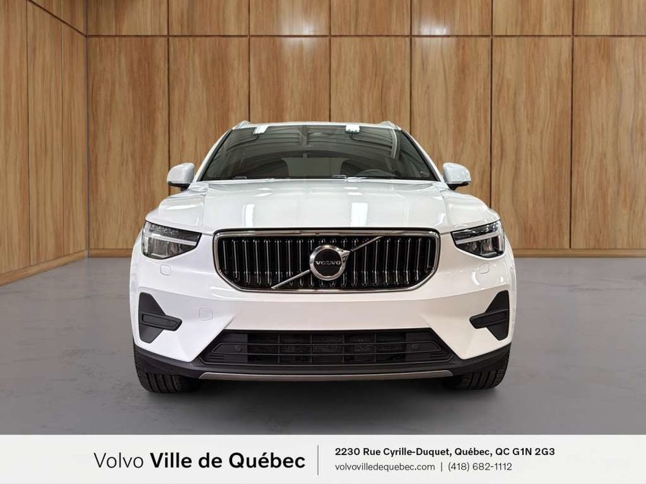 2024 Volvo XC40 B5 - Core-2