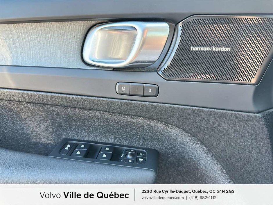 2024 Volvo XC40 B5 - Ultimate-16