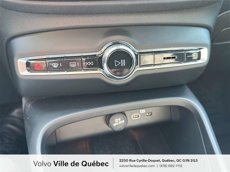 2024 Volvo XC40 B5 - Ultimate-15