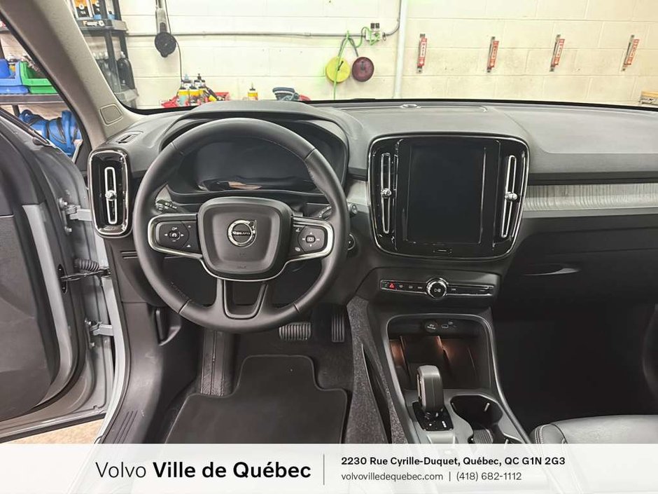 Volvo XC40 B5 - Core 2025-11