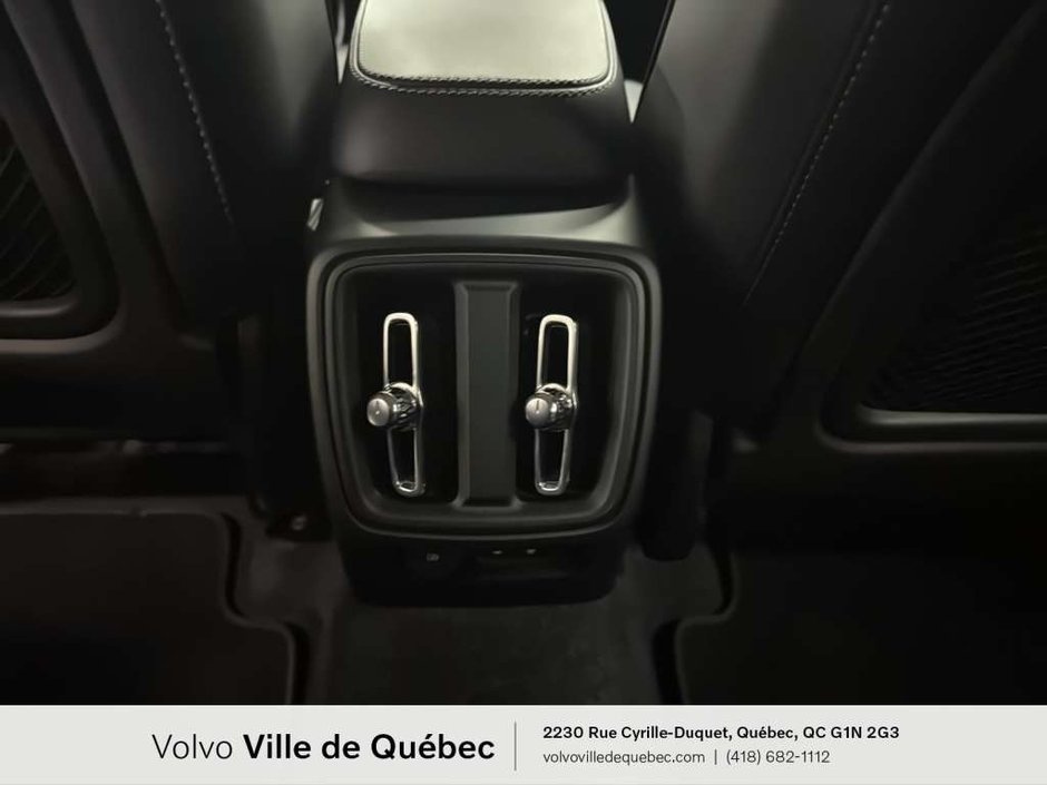 Volvo XC40 B5 - Core 2025-10