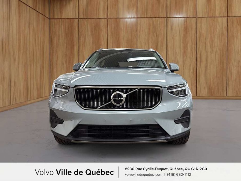 Volvo XC40 B5 - Core 2025-2
