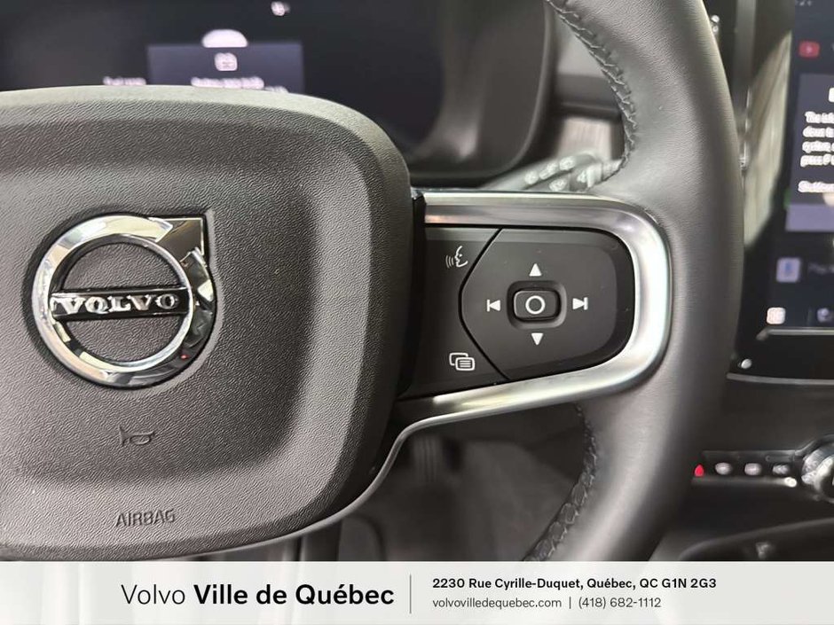 2025 Volvo XC40 B5 - Core-12