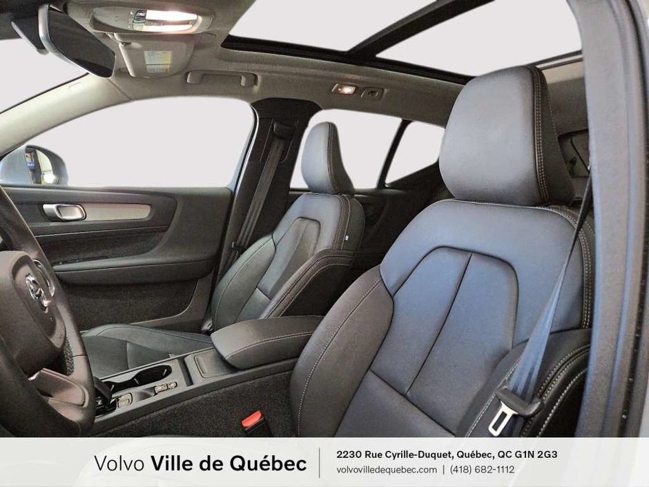 2025 Volvo XC40 B5 - Core-10