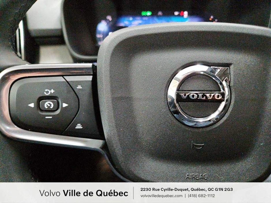 2025 Volvo XC40 B5 - Core-14