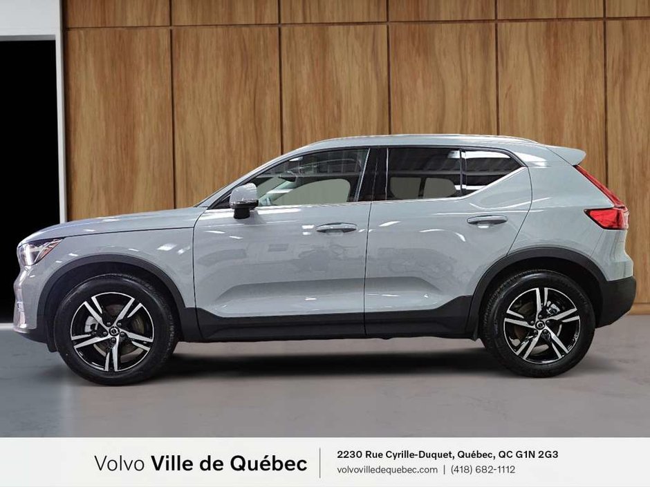 2025 Volvo XC40 B5 - Core-6