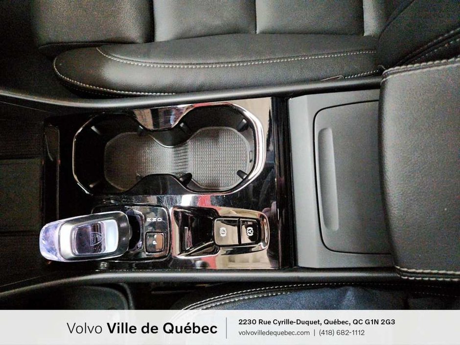 2025 Volvo XC40 B5 - Plus-22