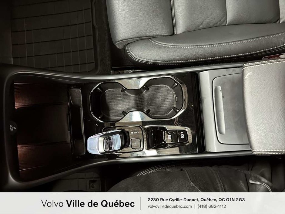 Volvo XC40 B5 - Plus 2025-22