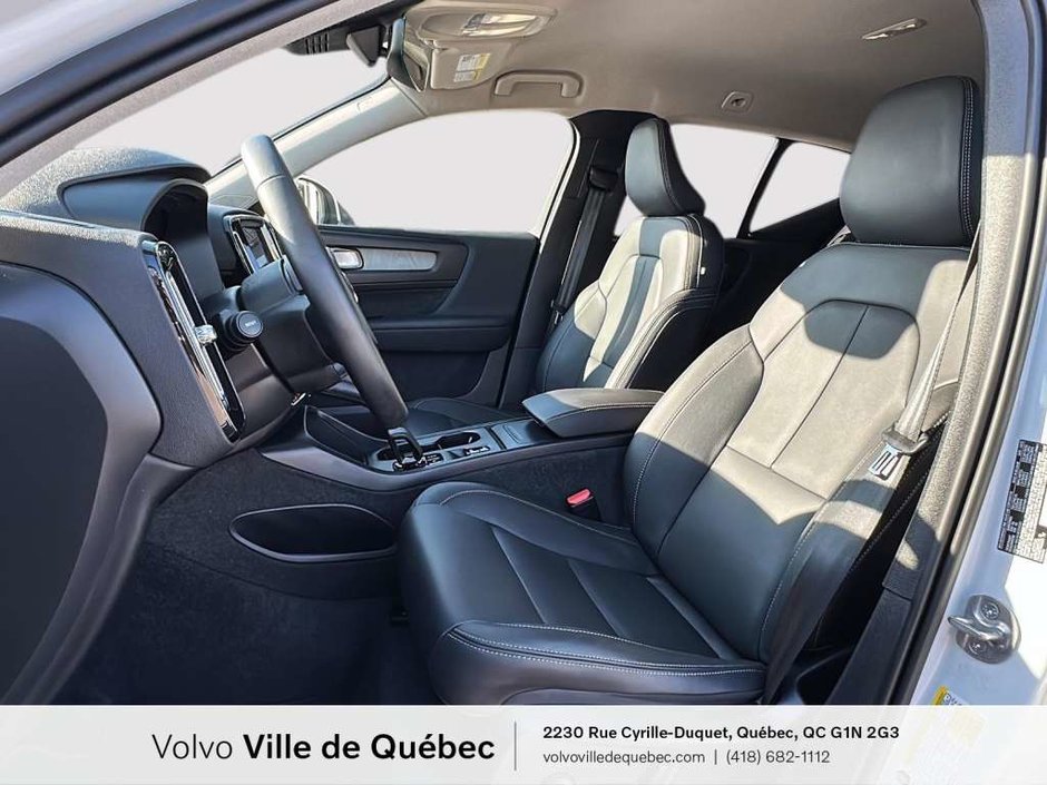 2025 Volvo XC40 B5 - Core-10