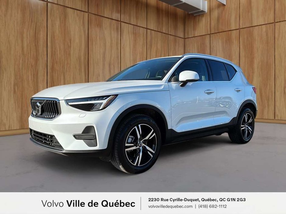 2025 Volvo XC40 B5 - Core-0