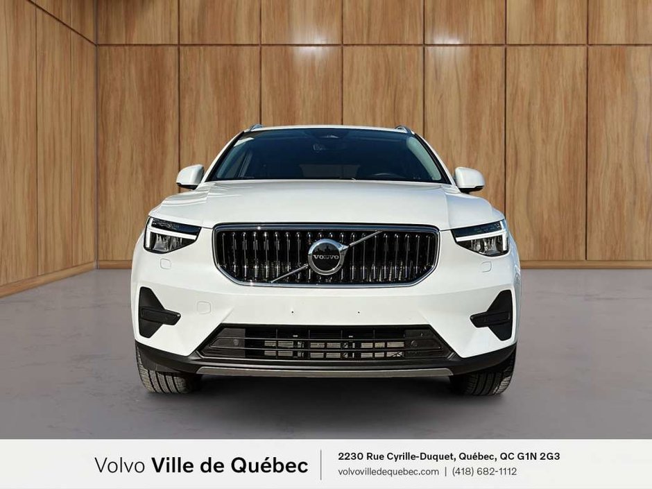 2025 Volvo XC40 B5 - Core-2