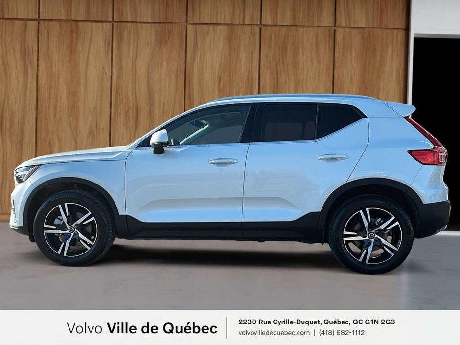 2025 Volvo XC40 B5 - Core-6