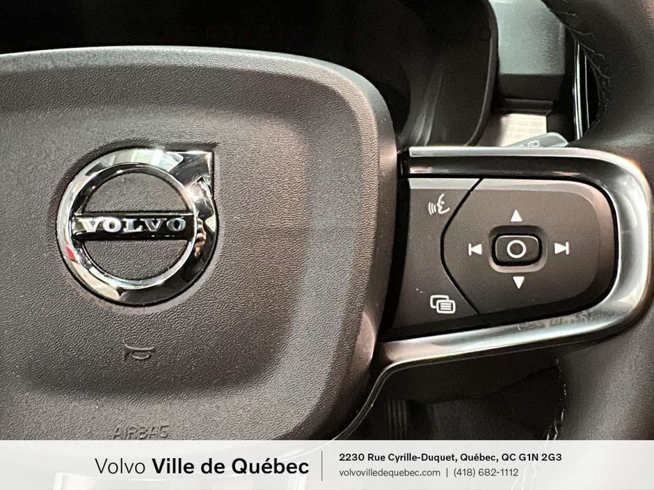 2026 Volvo XC40 B5 - Ultra Black Ed-11