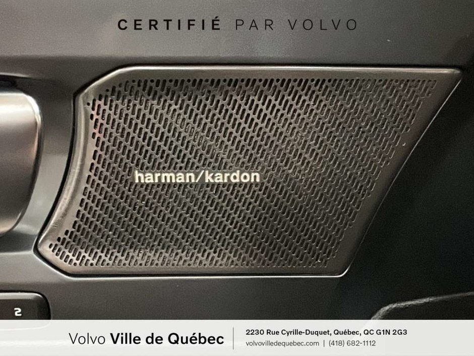 2026 Volvo XC40 B5 - Ultra Black Ed-20