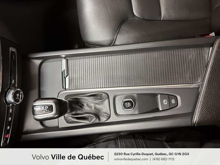 2020 Volvo XC60 Momentum-17