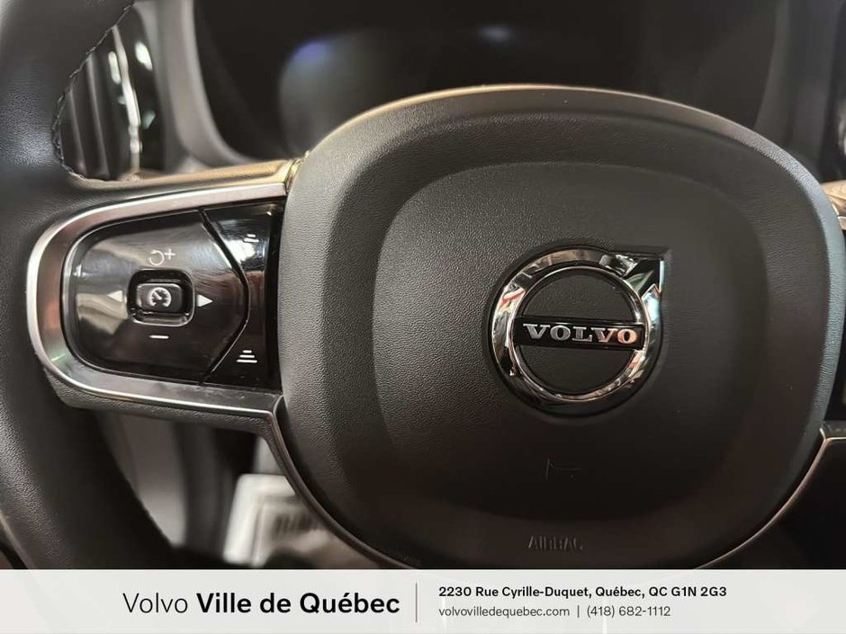 2022 Volvo XC60 R-Design Recharge-13