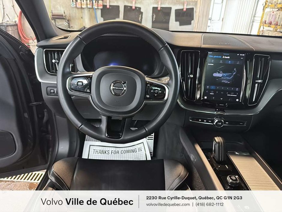 2022 Volvo XC60 R-Design Recharge-10