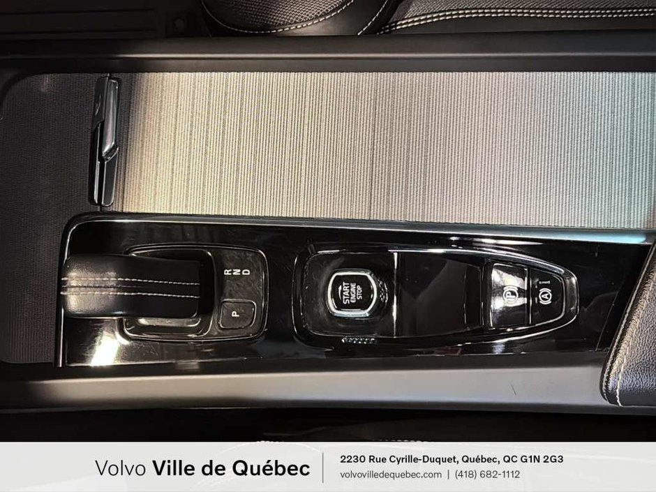 2022 Volvo XC60 R-Design Recharge-17