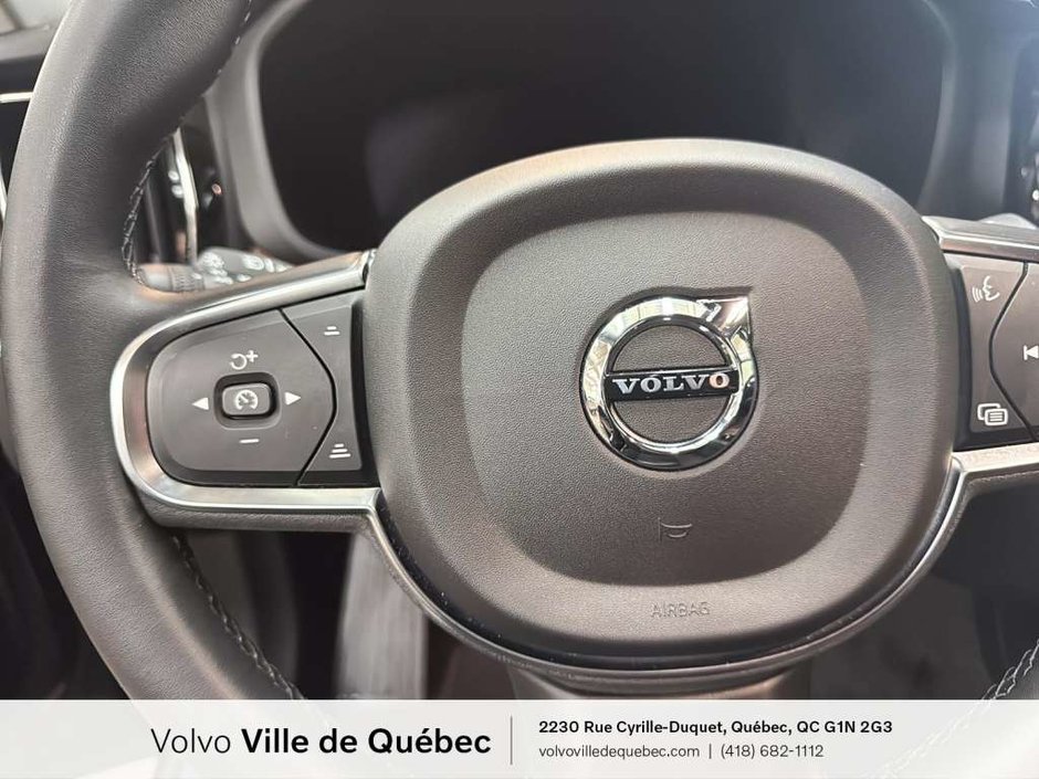 2022 Volvo XC60 Inscrptn Expr Rchrg-17